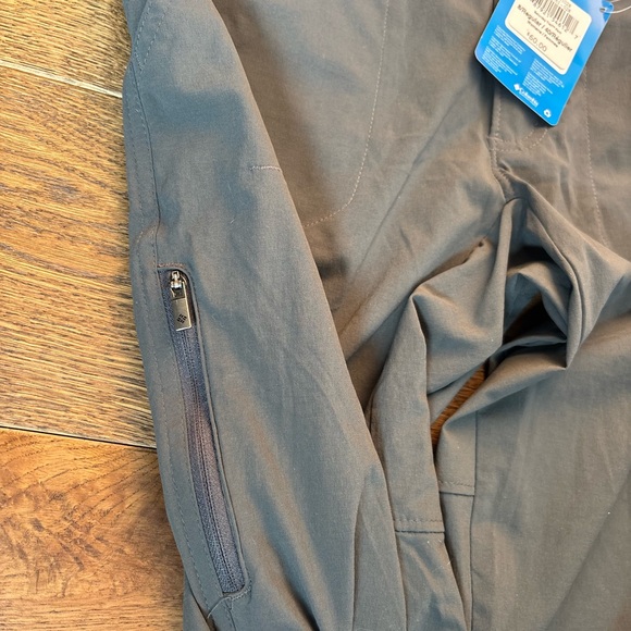 NWT Women’s Columbia Gray hiking outdoors long pants size 8 - Picture 8 of 9